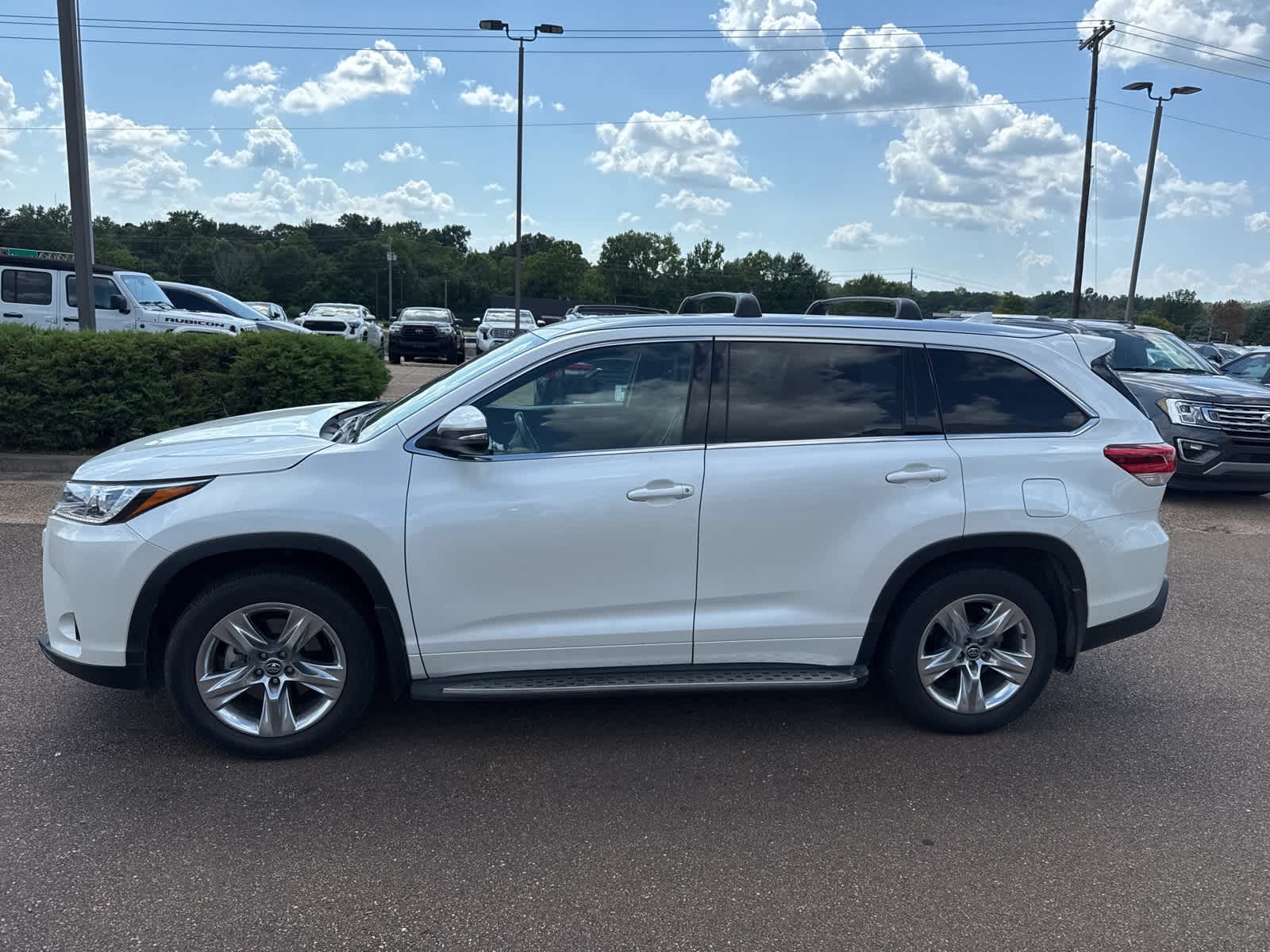 Thumbnail: 2017 Toyota Highlander - 1