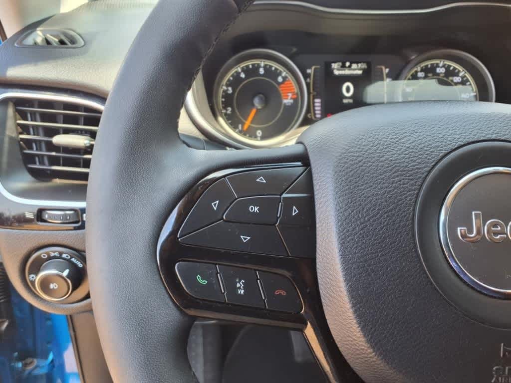 Thumbnail: 2021 Jeep Cherokee - 14