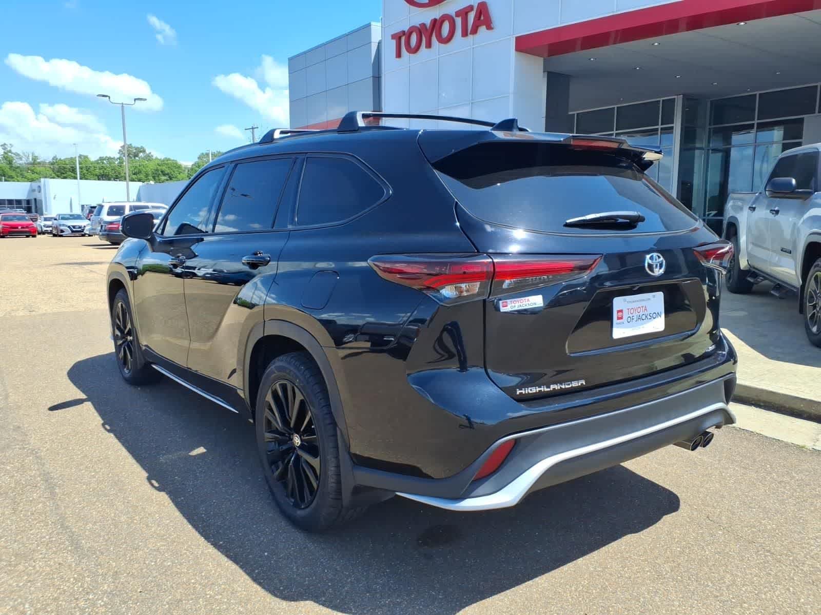 Thumbnail: 2024 Toyota Highlander - 7