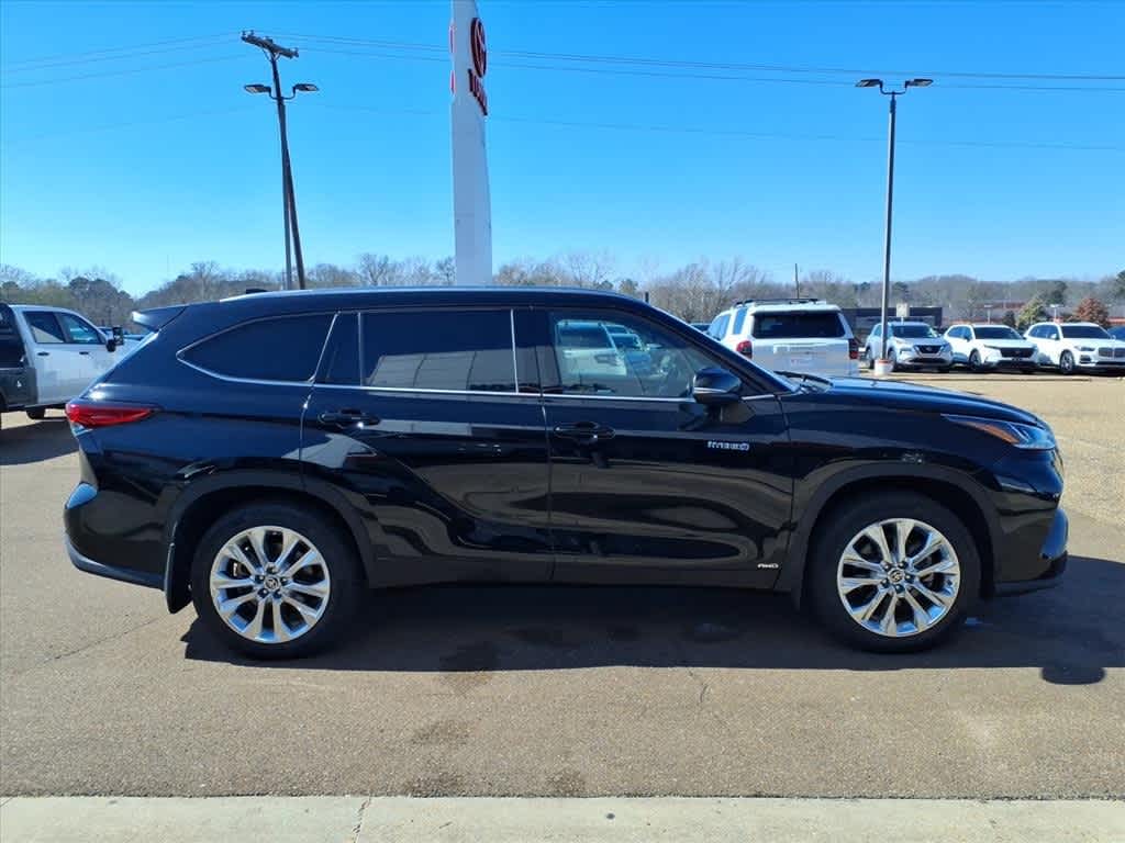 Thumbnail: 2020 Toyota Highlander - 4