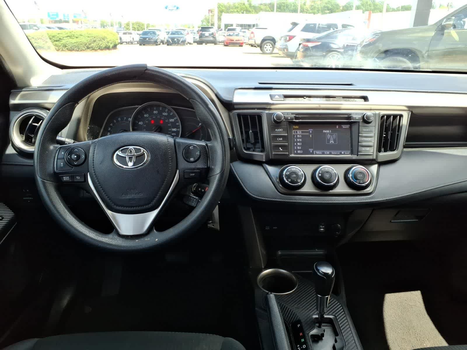 Thumbnail: 2015 Toyota RAV4 - 9