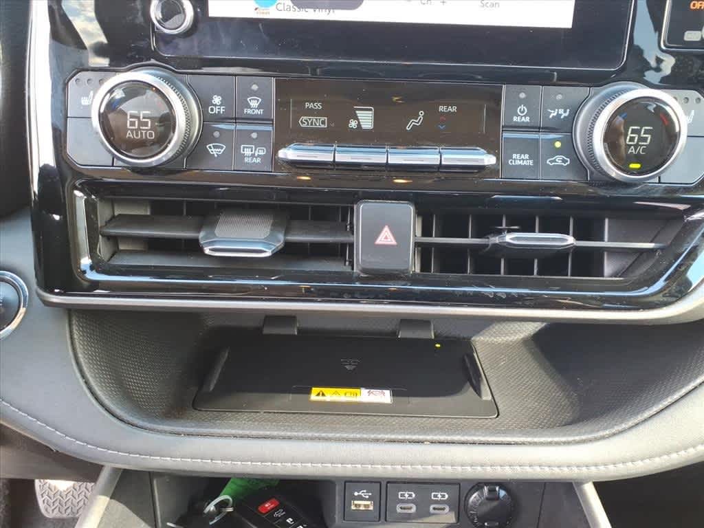 Thumbnail: 2023 Toyota Highlander - 20