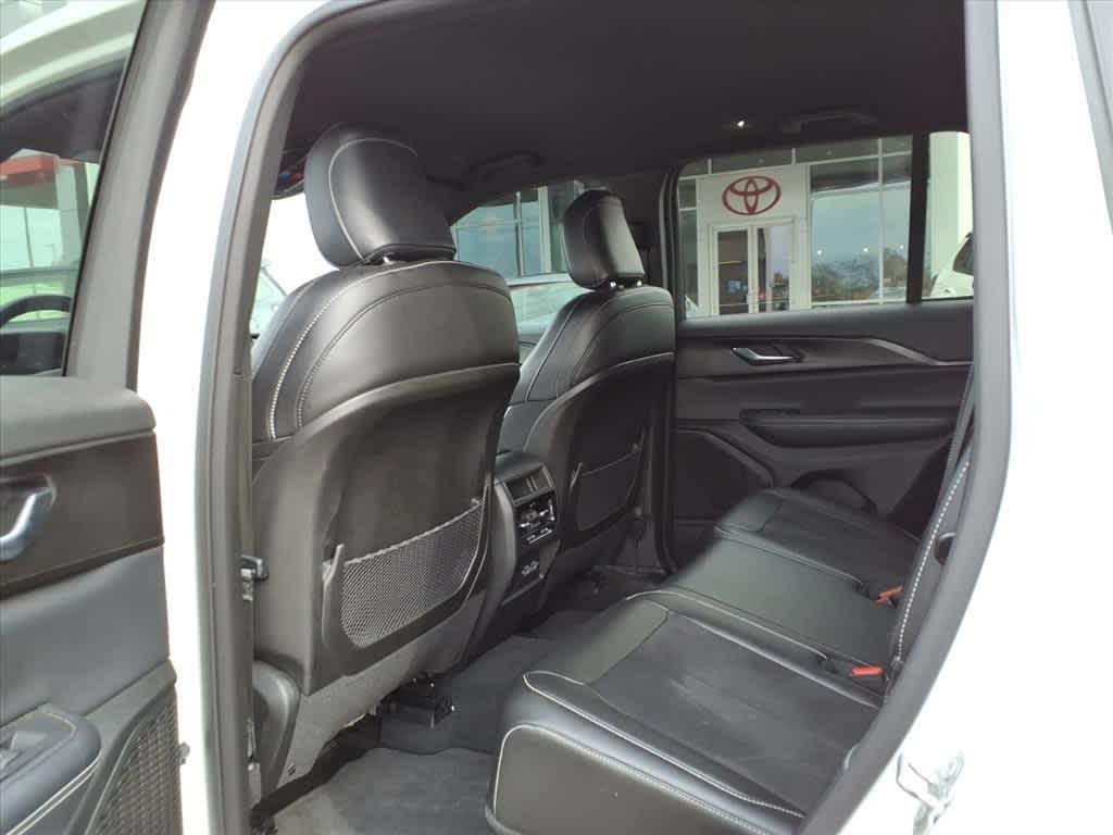 Thumbnail: 2023 Jeep Grand Cherokee - 30