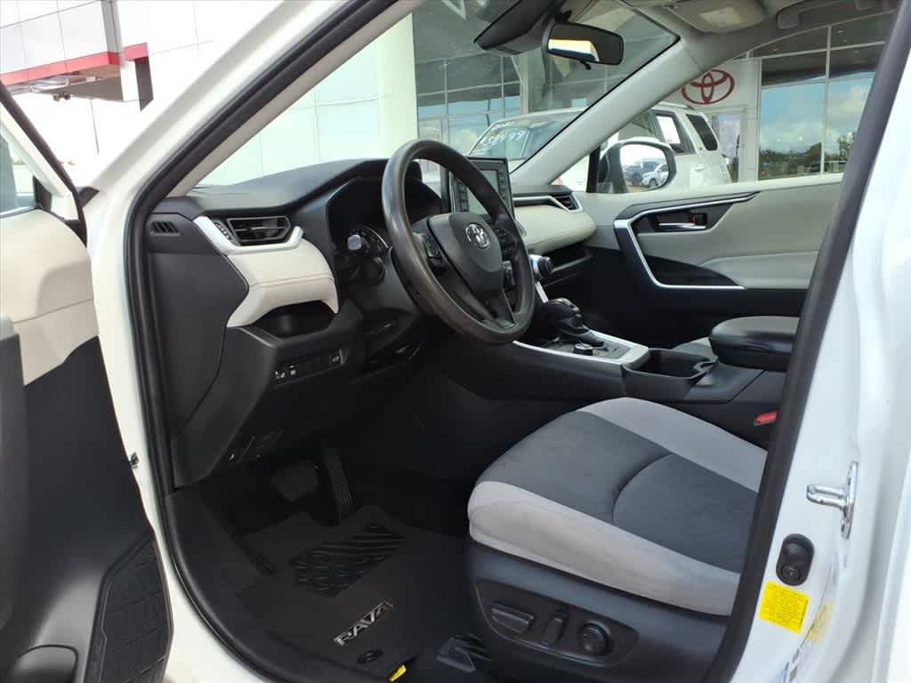 Thumbnail: 2022 Toyota RAV4 - 27