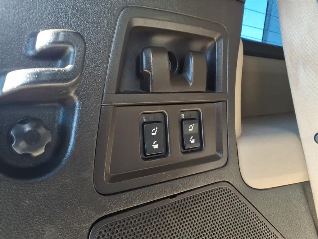 Thumbnail: 2008 Toyota Sequoia - 9