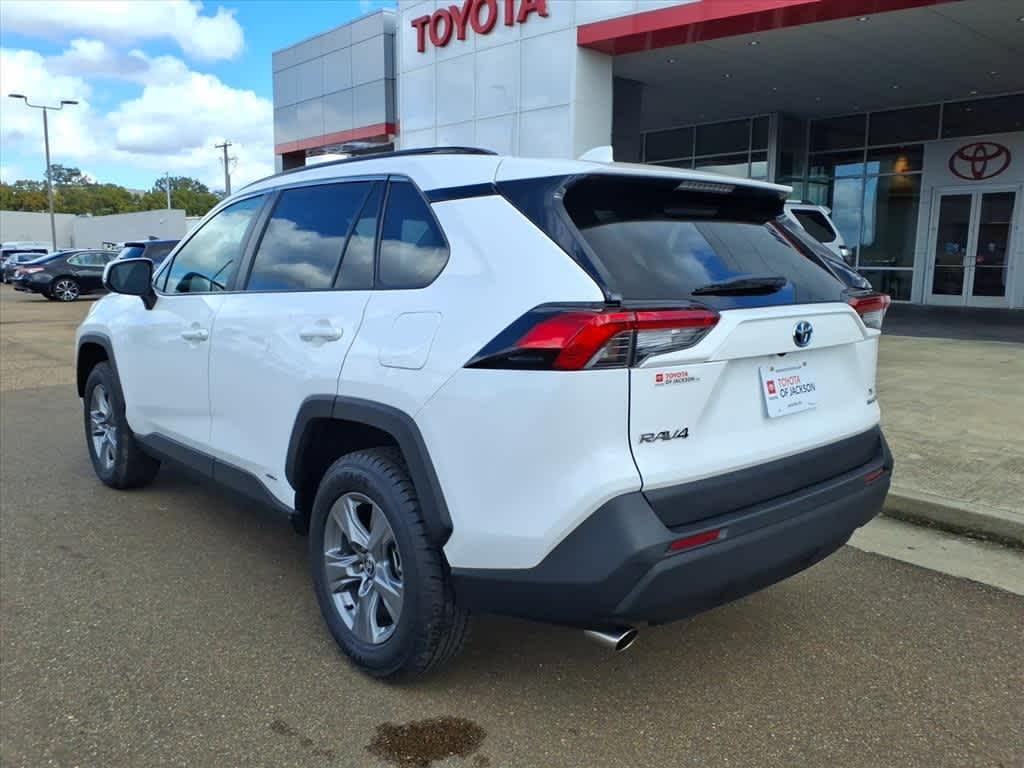 Thumbnail: 2022 Toyota RAV4 - 7