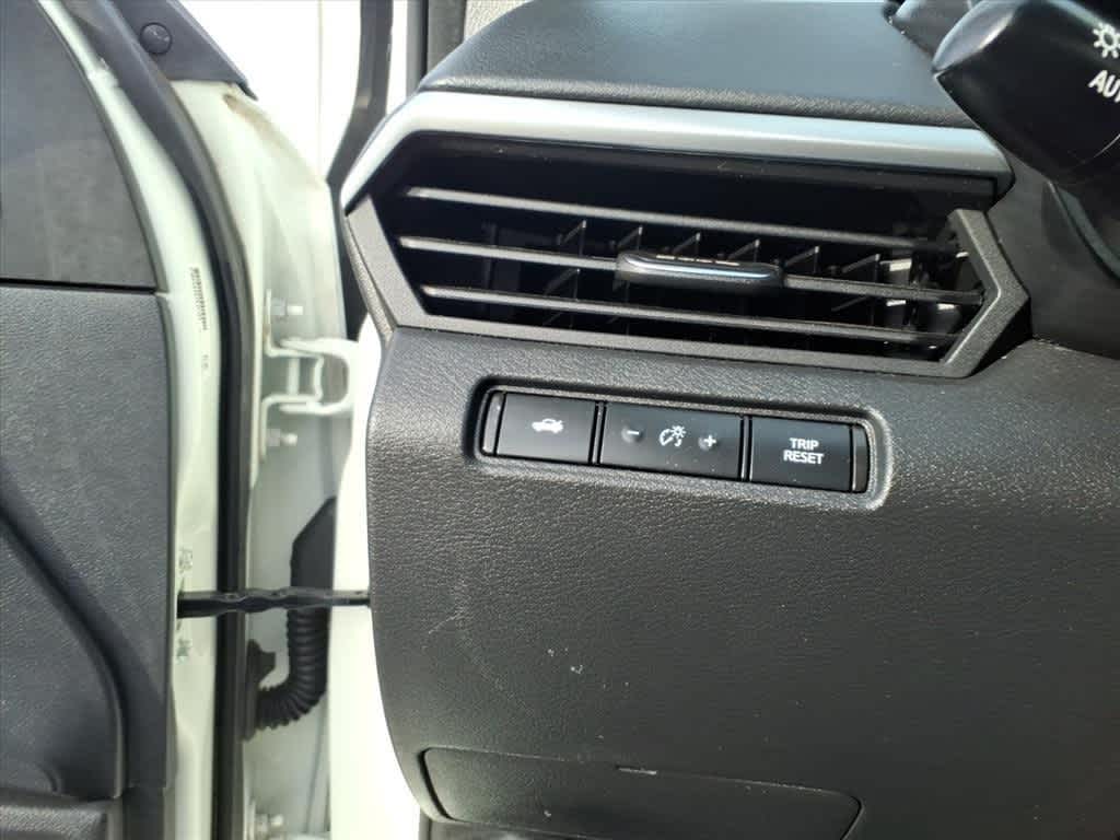 Thumbnail: 2020 Nissan Altima - 13