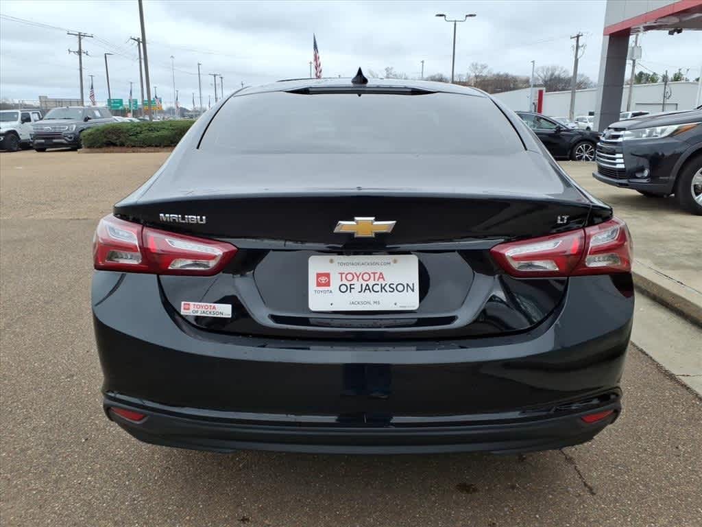 Thumbnail: 2022 Chevrolet Malibu - 6