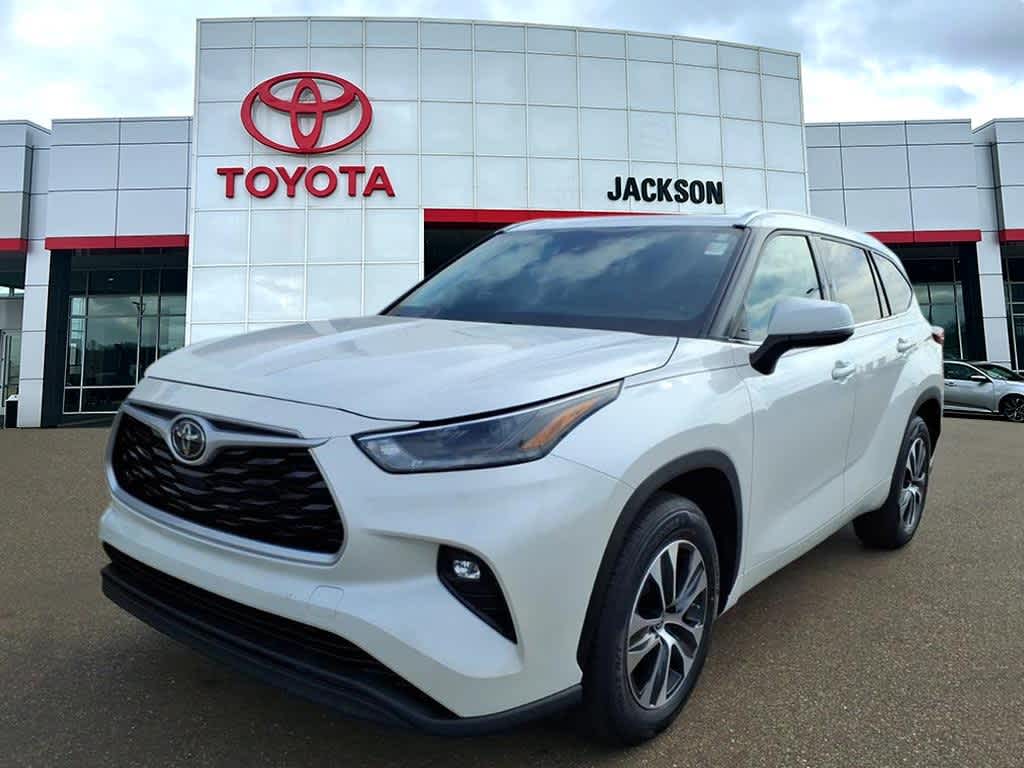 Thumbnail: 2021 Toyota Highlander - 1