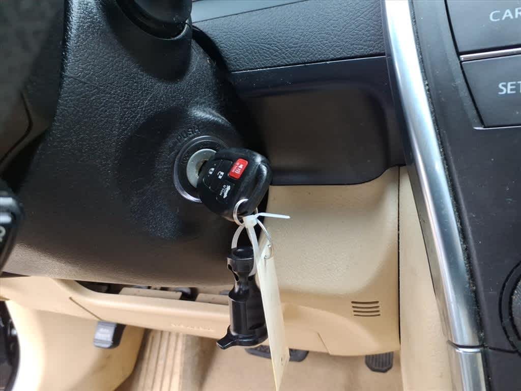 Thumbnail: 2015 Toyota Camry - 17