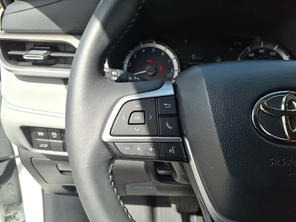 Thumbnail: 2024 Toyota Highlander - 15