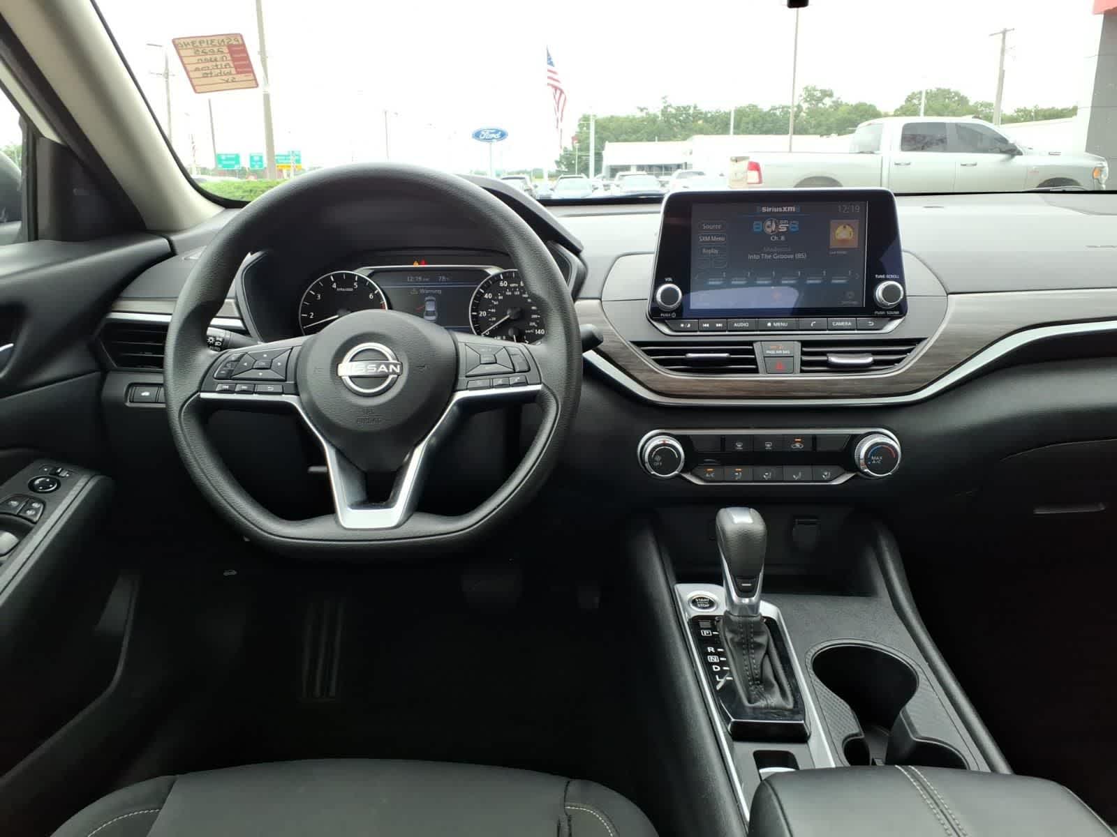 Thumbnail: 2025 Nissan Altima - 9