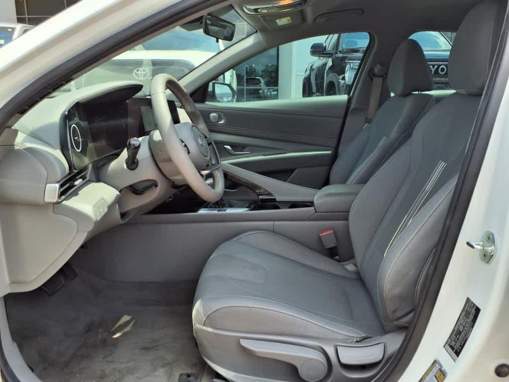 Thumbnail: 2023 Hyundai Elantra - 23