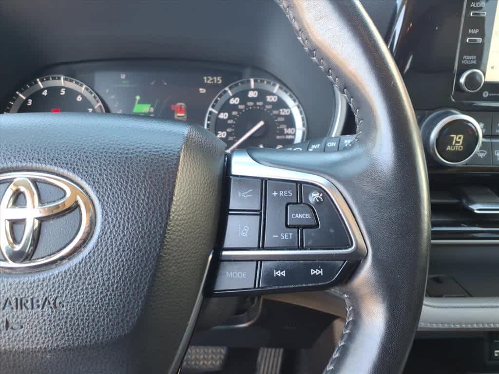 Thumbnail: 2021 Toyota Highlander - 16