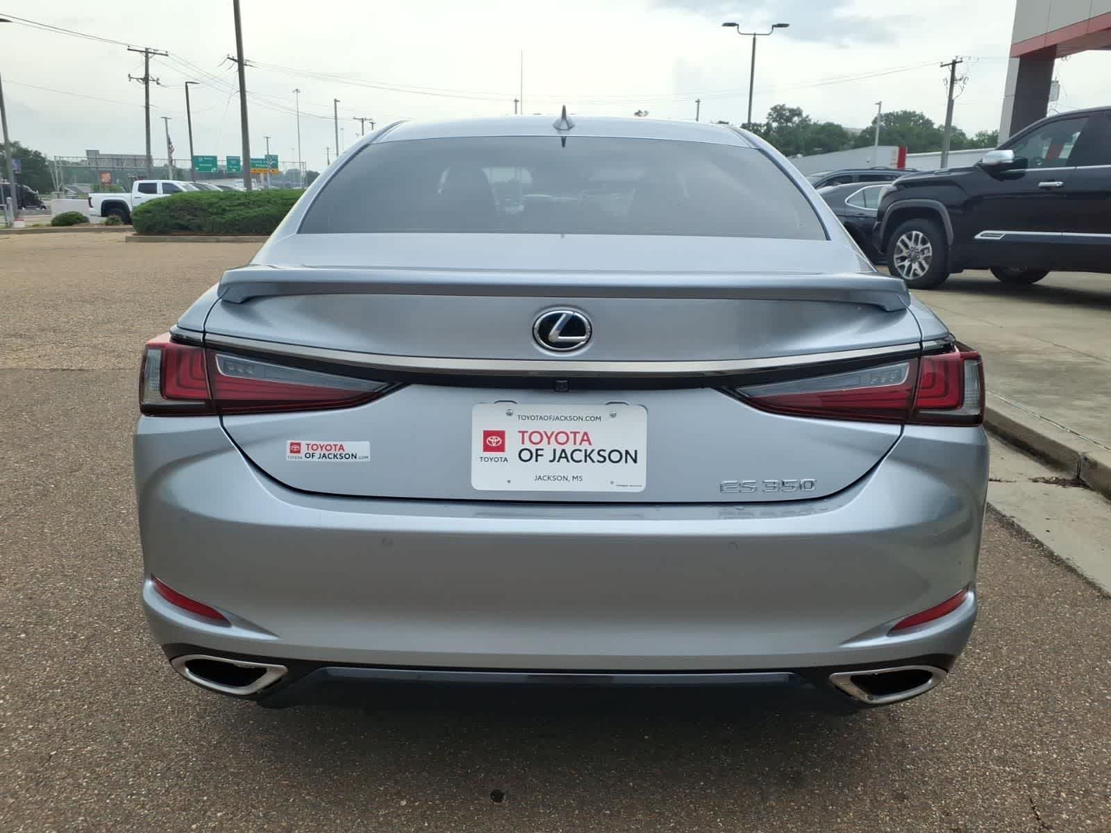 Thumbnail: 2022 Lexus ES - 6