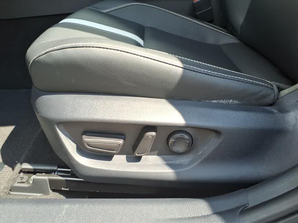 Thumbnail: 2025 Toyota Camry - 11