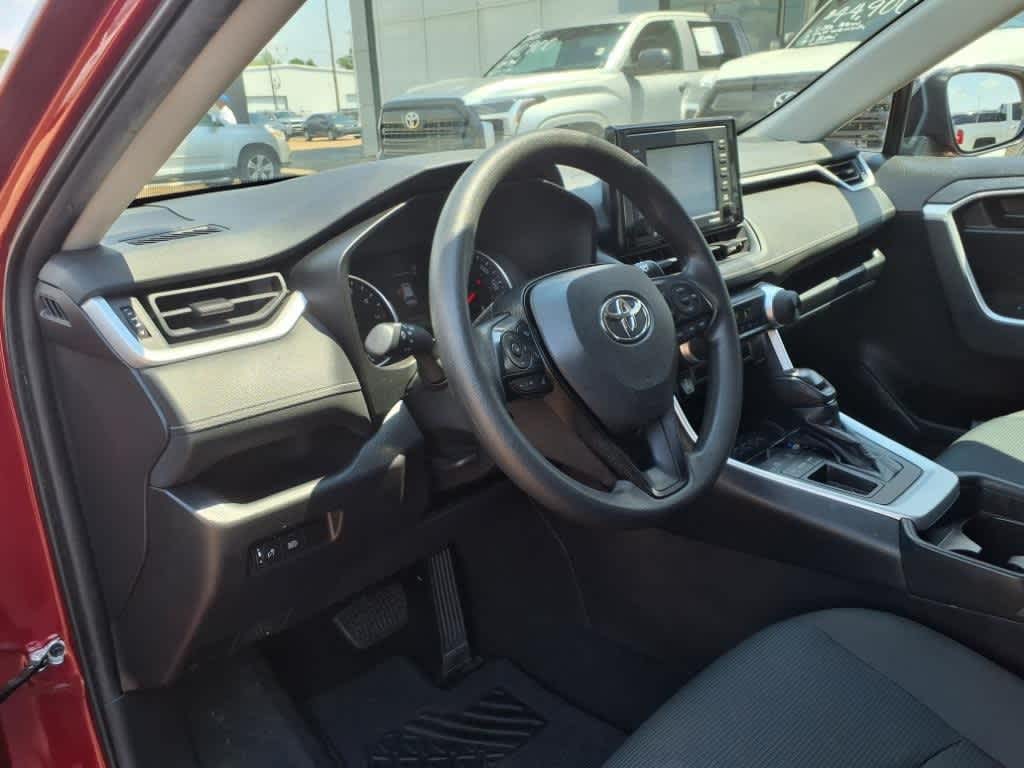 Thumbnail: 2021 Toyota RAV4 - 10