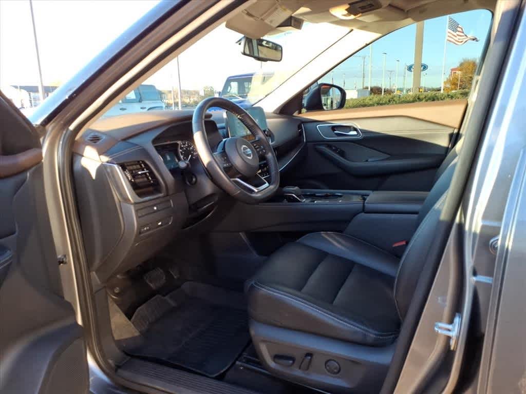 Thumbnail: 2021 Nissan Rogue - 26