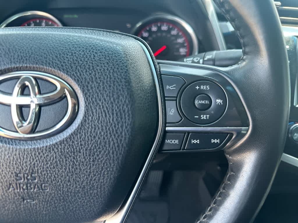 Thumbnail: 2018 Toyota Camry - 15