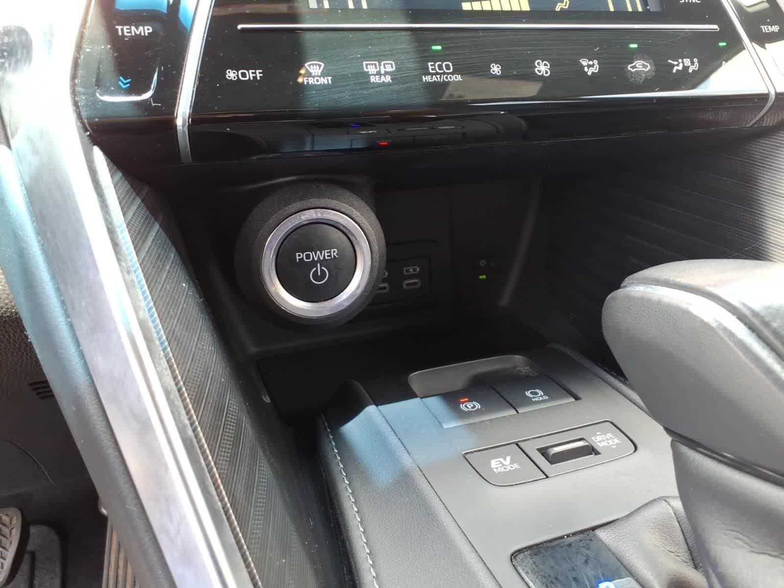 Thumbnail: 2023 Toyota Venza - 21