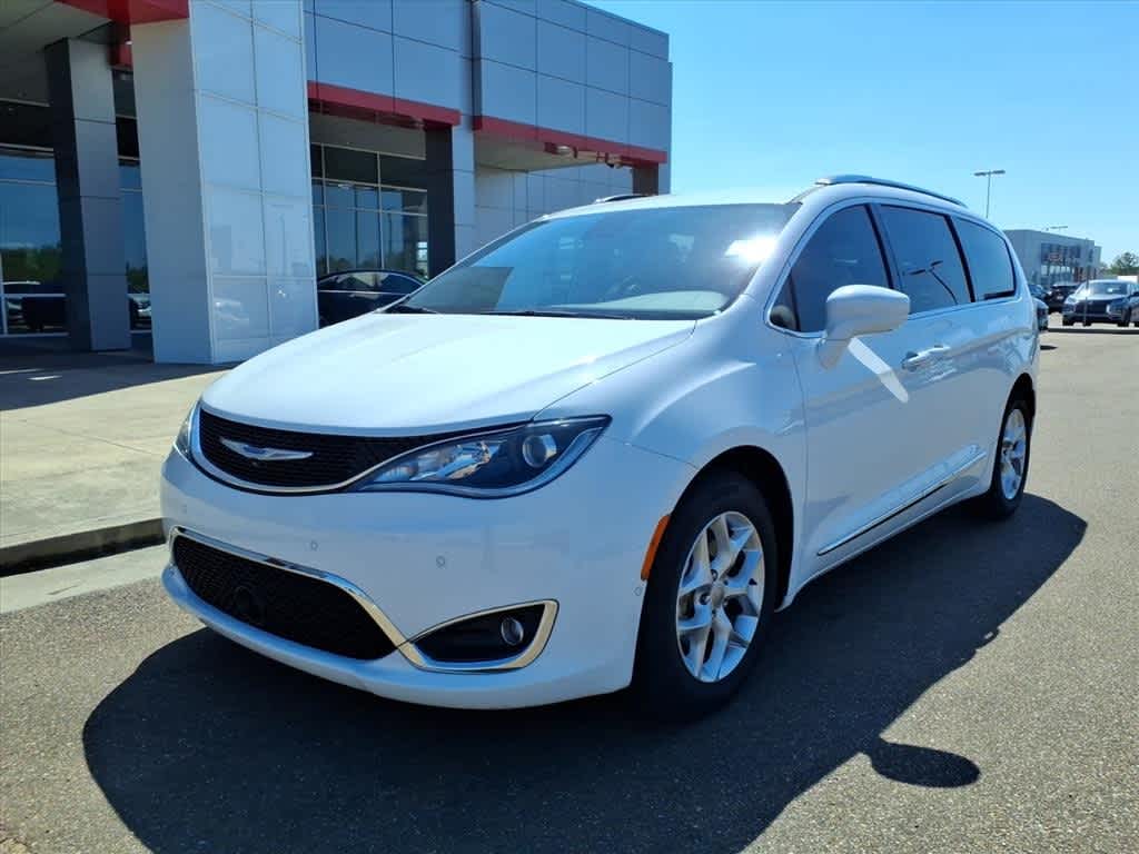 Thumbnail: 2019 Chrysler Pacifica - 1