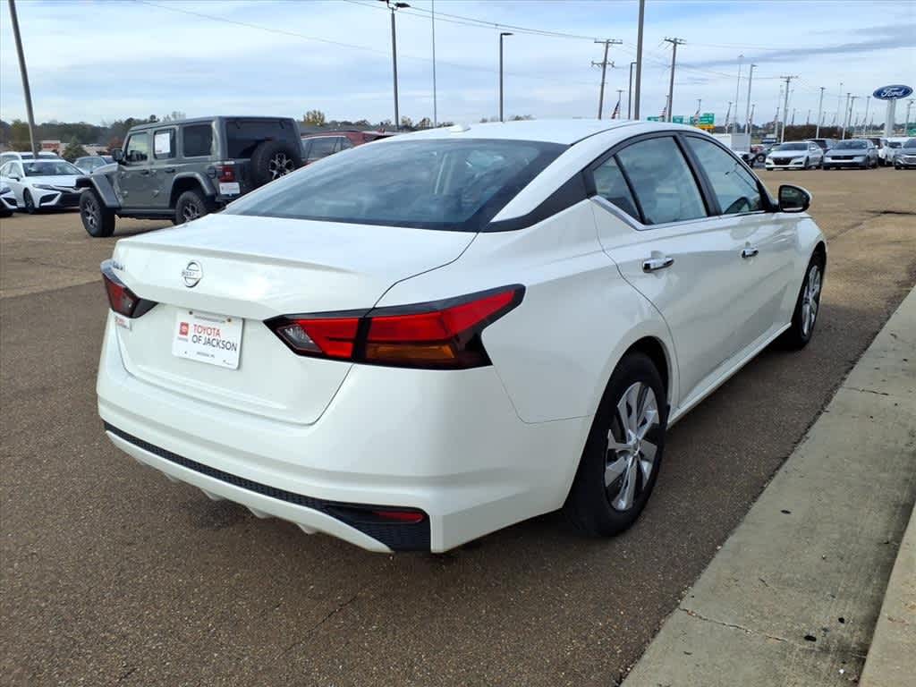 Thumbnail: 2020 Nissan Altima - 5