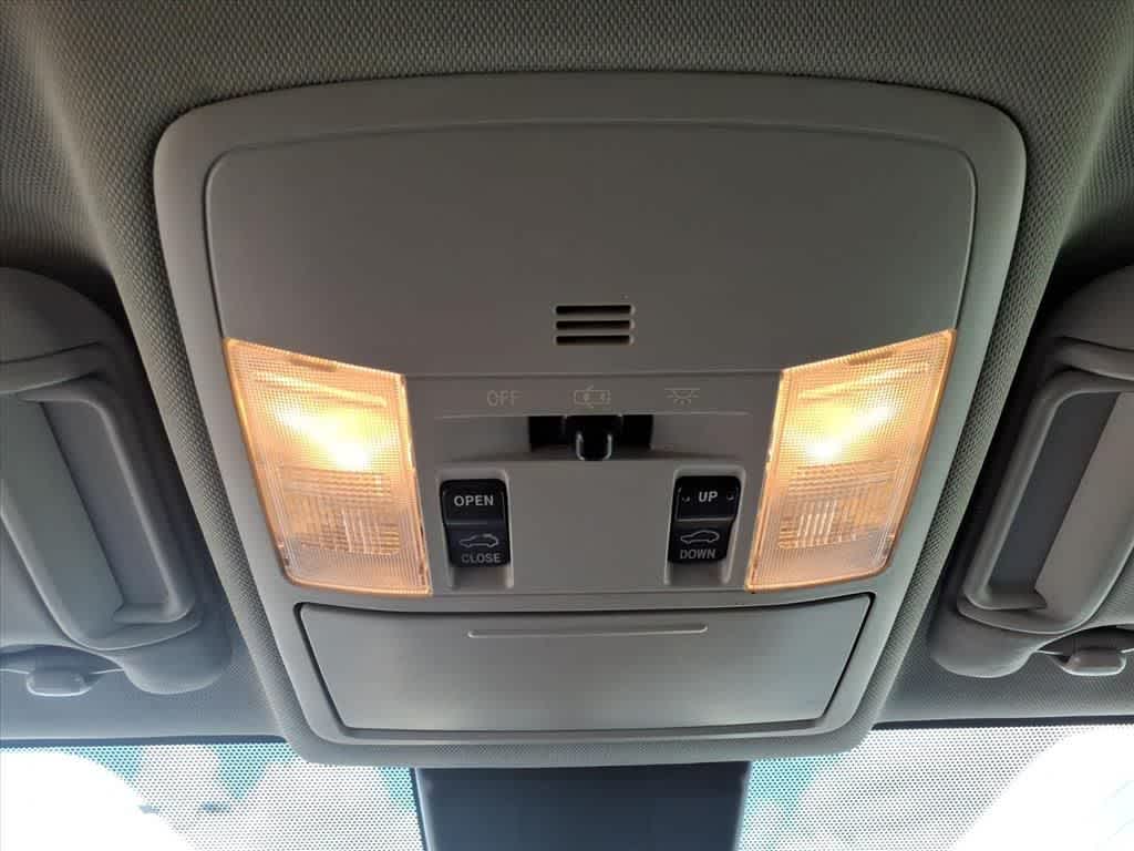 Thumbnail: 2018 Toyota RAV4 - 23