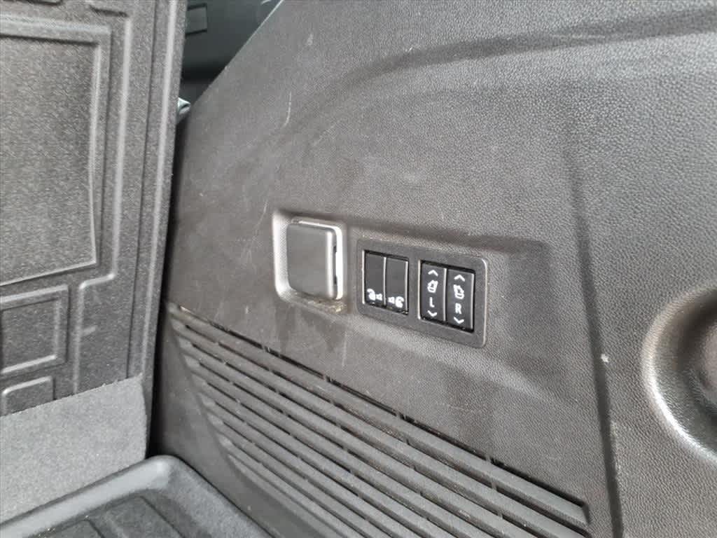 Thumbnail: 2022 GMC Yukon - 8