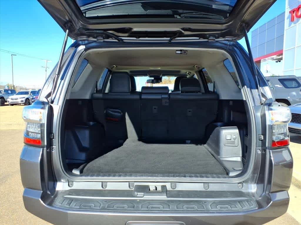 Thumbnail: 2022 Toyota 4Runner - 9