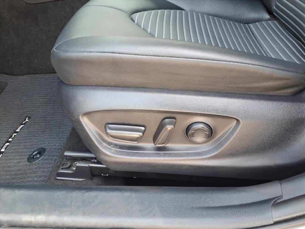 Thumbnail: 2023 Toyota Camry - 11