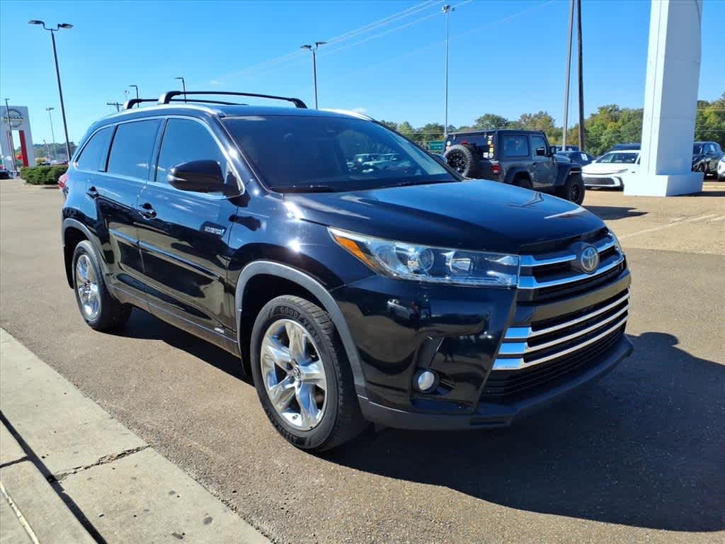Thumbnail: 2018 Toyota Highlander - 3