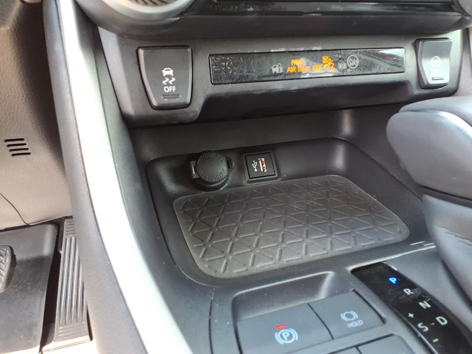 Thumbnail: 2025 Toyota RAV4 - 21