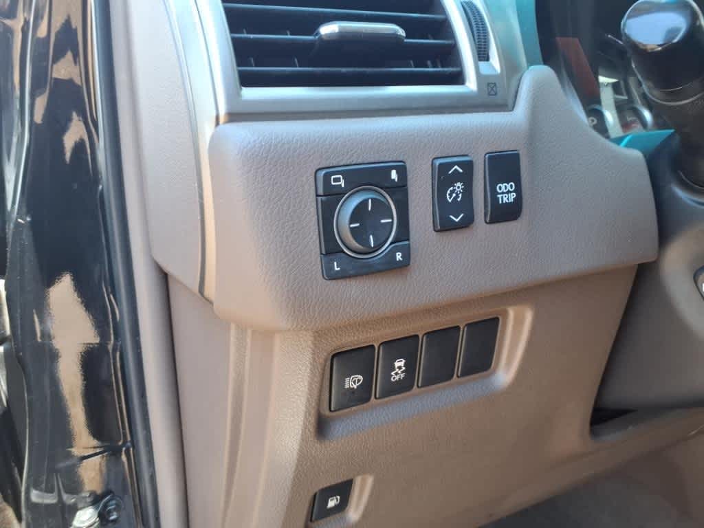 Thumbnail: 2017 Lexus GX - 13