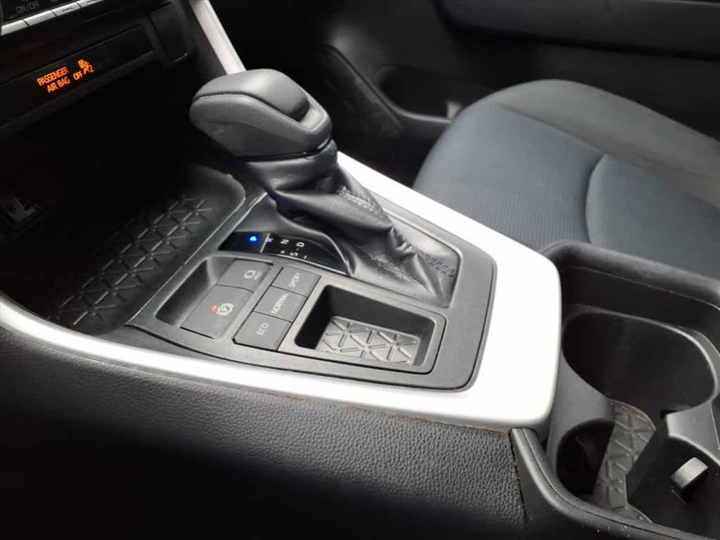 Thumbnail: 2019 Toyota RAV4 - 21