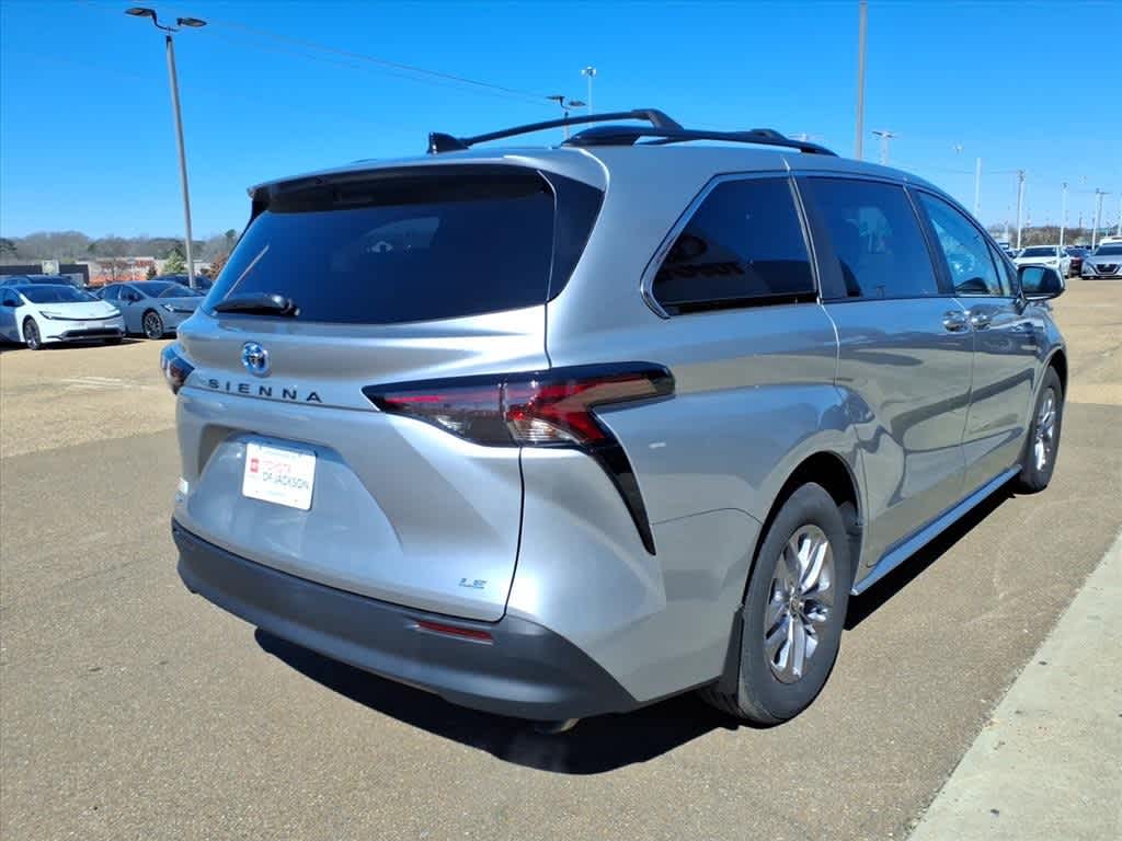 Thumbnail: 2025 Toyota Sienna - 5