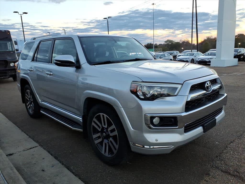 Thumbnail: 2016 Toyota 4Runner - 3
