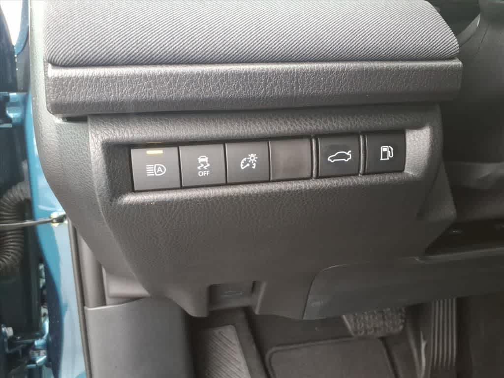 Thumbnail: 2025 Toyota Camry - 13