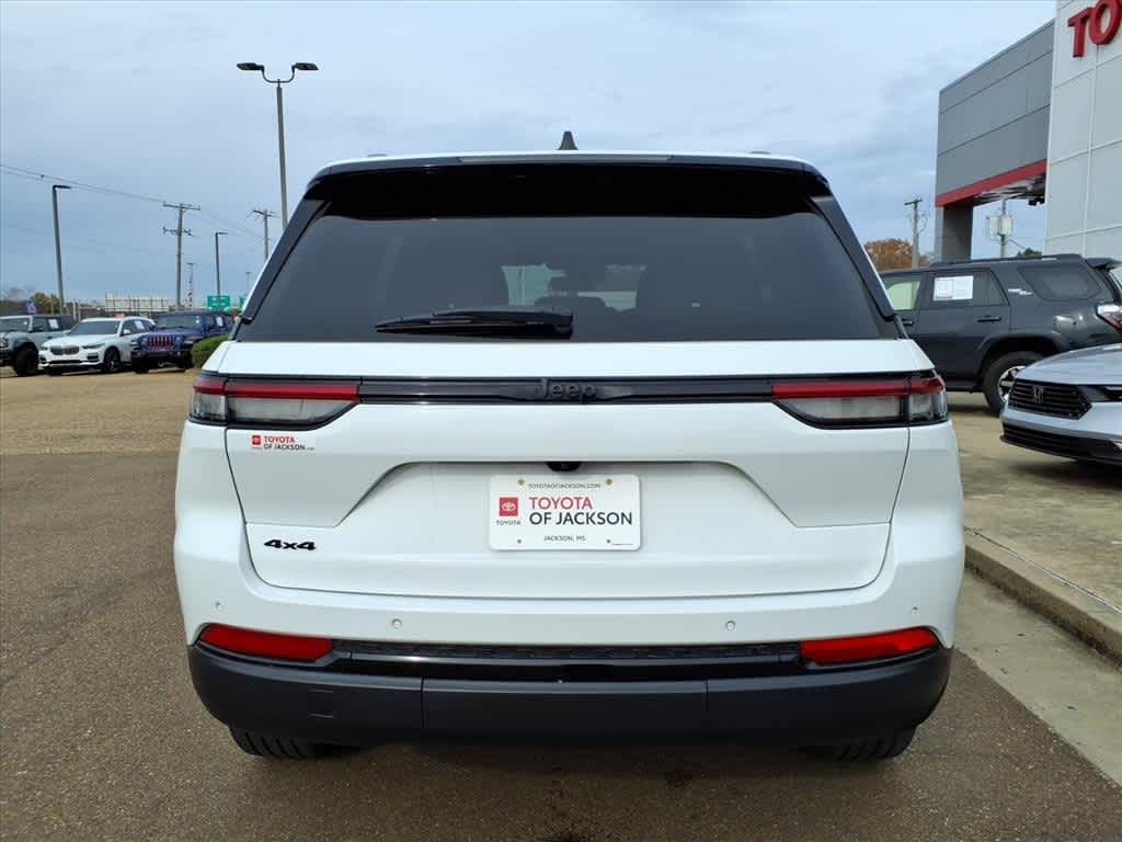 Thumbnail: 2023 Jeep Grand Cherokee - 6