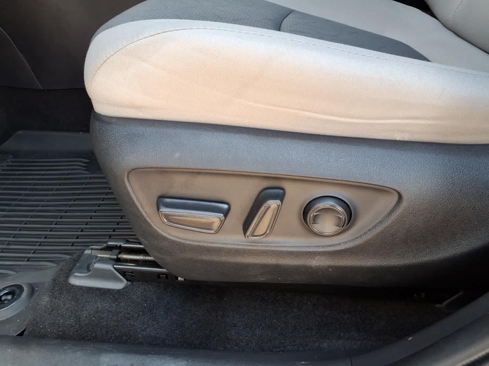 Thumbnail: 2023 Toyota RAV4 - 12