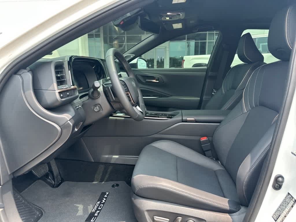 2025 Toyota Crown Platinum 24