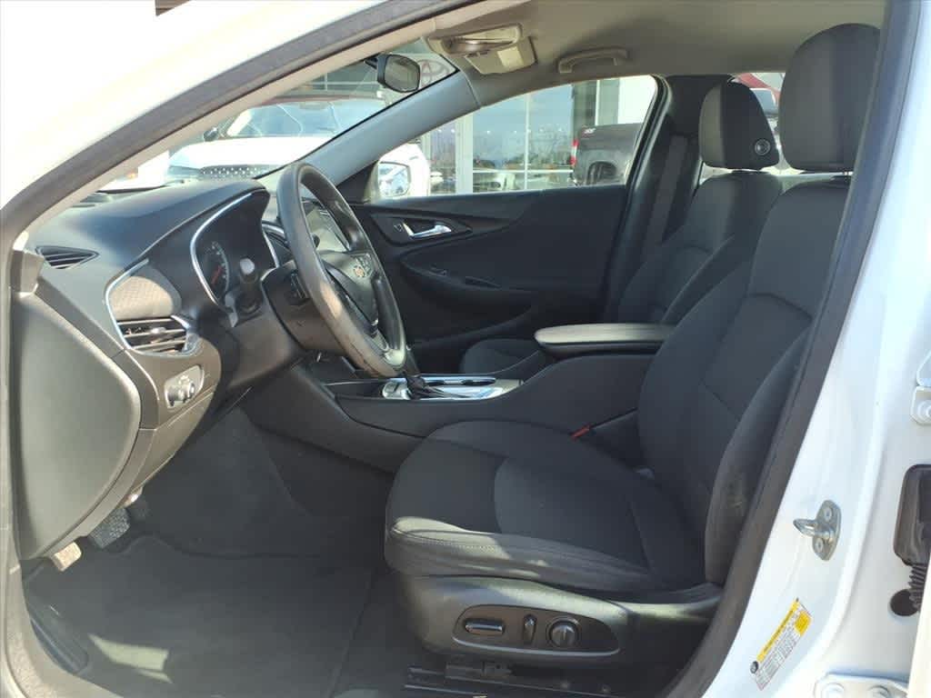 Thumbnail: 2020 Chevrolet Malibu - 24