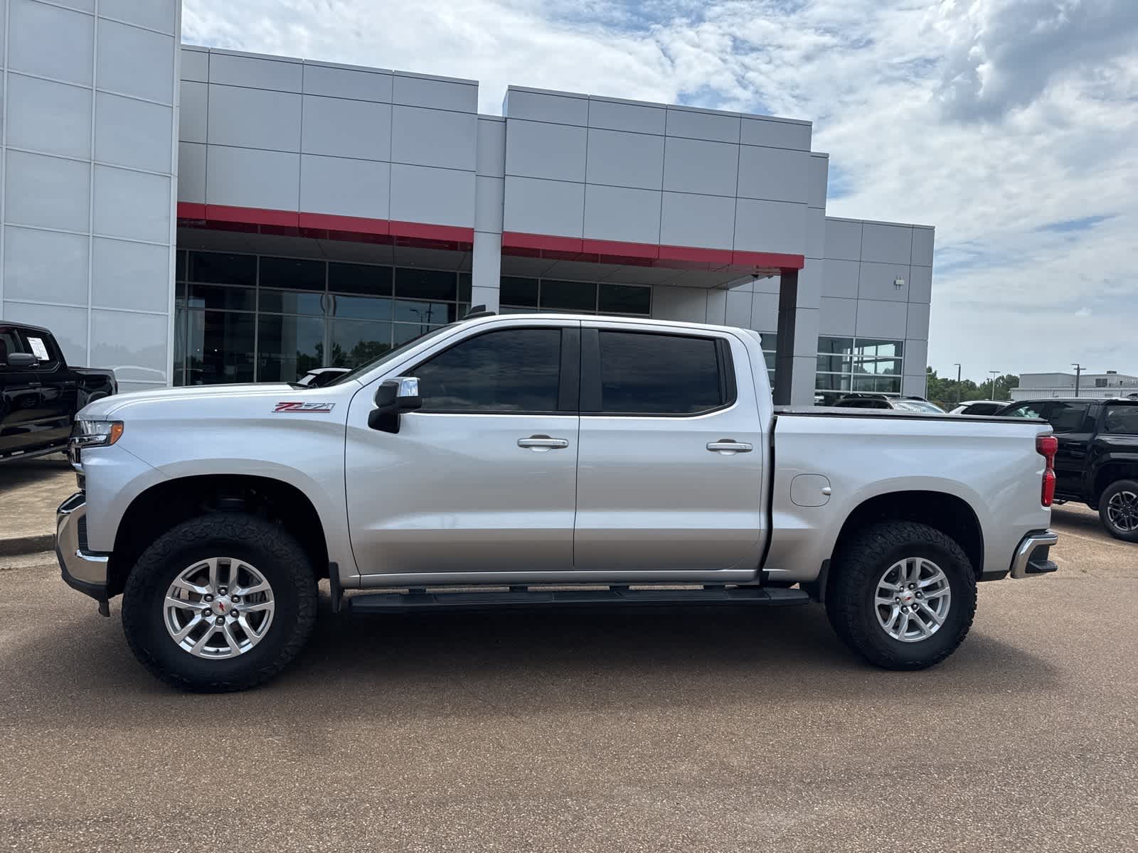 Thumbnail: 2019 Chevrolet Silverado 1500 - 1