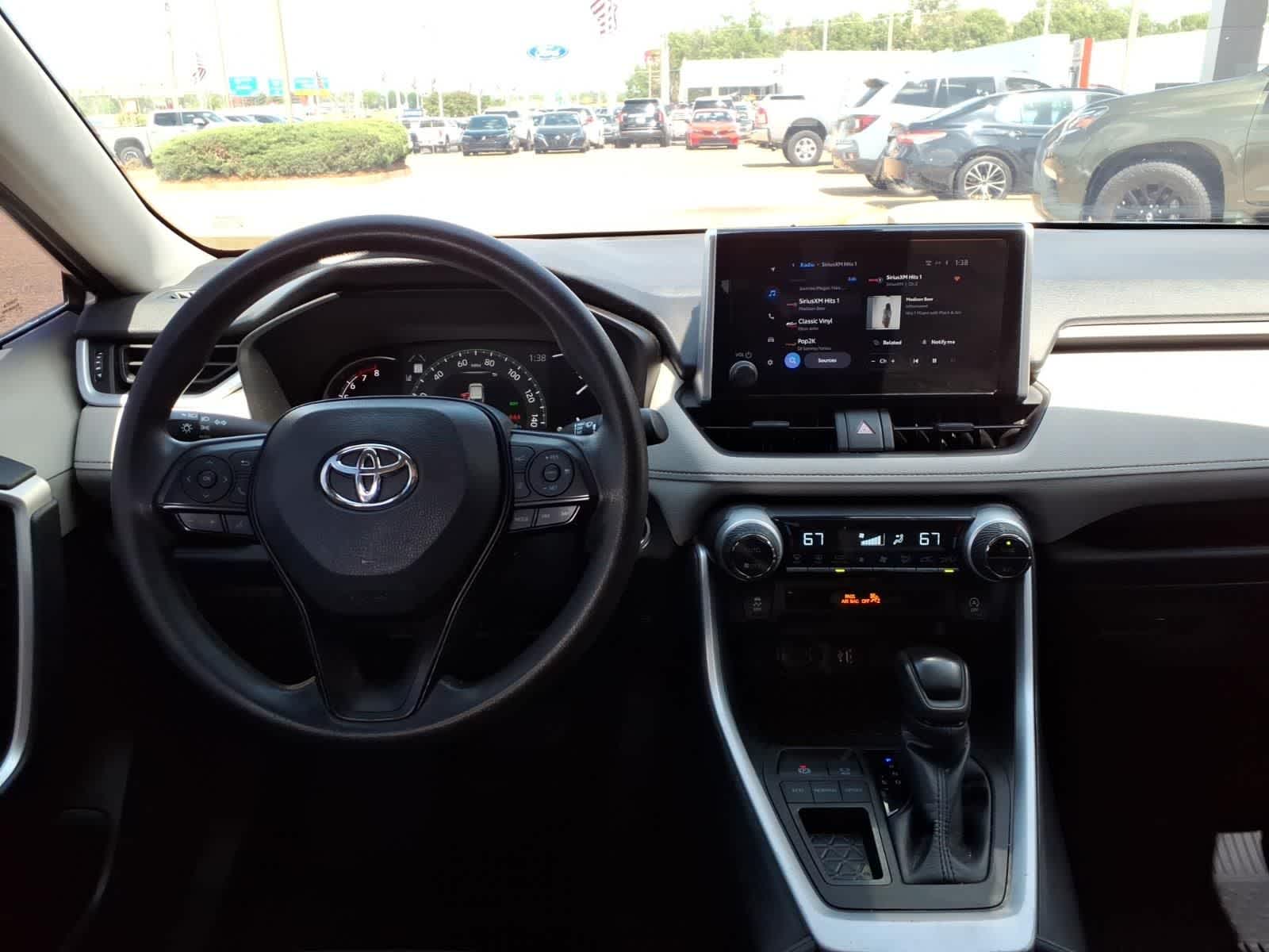 Thumbnail: 2023 Toyota RAV4 - 10