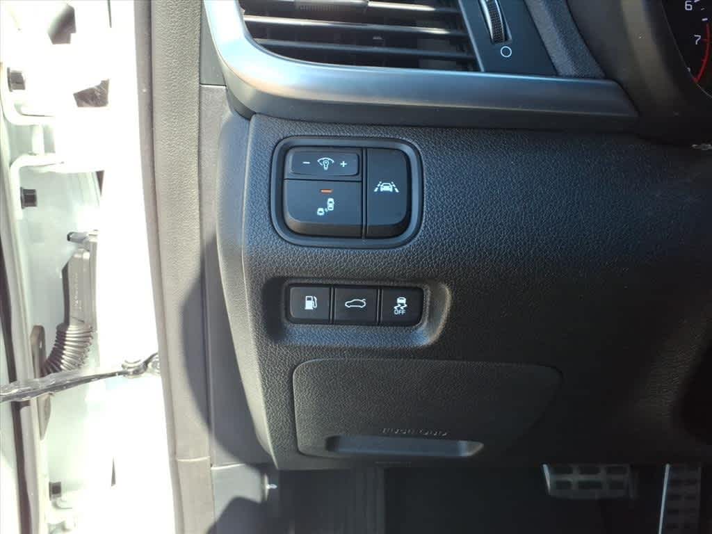 Thumbnail: 2016 Kia Optima - 13