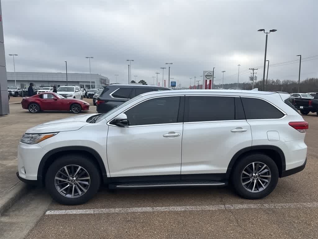 Thumbnail: 2019 Toyota Highlander - 1