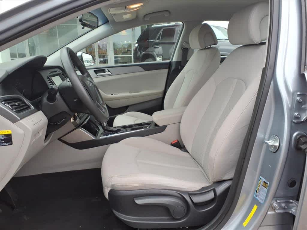 Thumbnail: 2016 Hyundai Sonata - 25