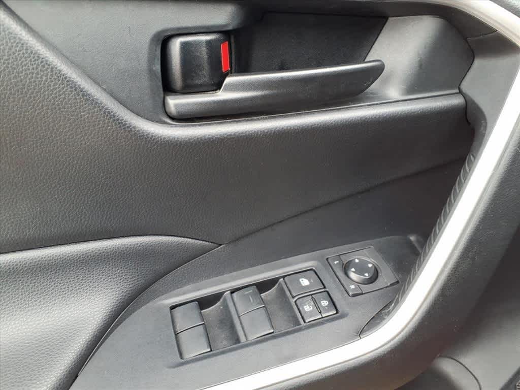 Thumbnail: 2019 Toyota RAV4 - 12