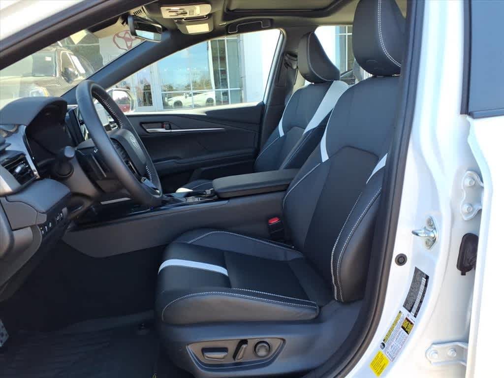 Thumbnail: 2025 Toyota Camry - 25