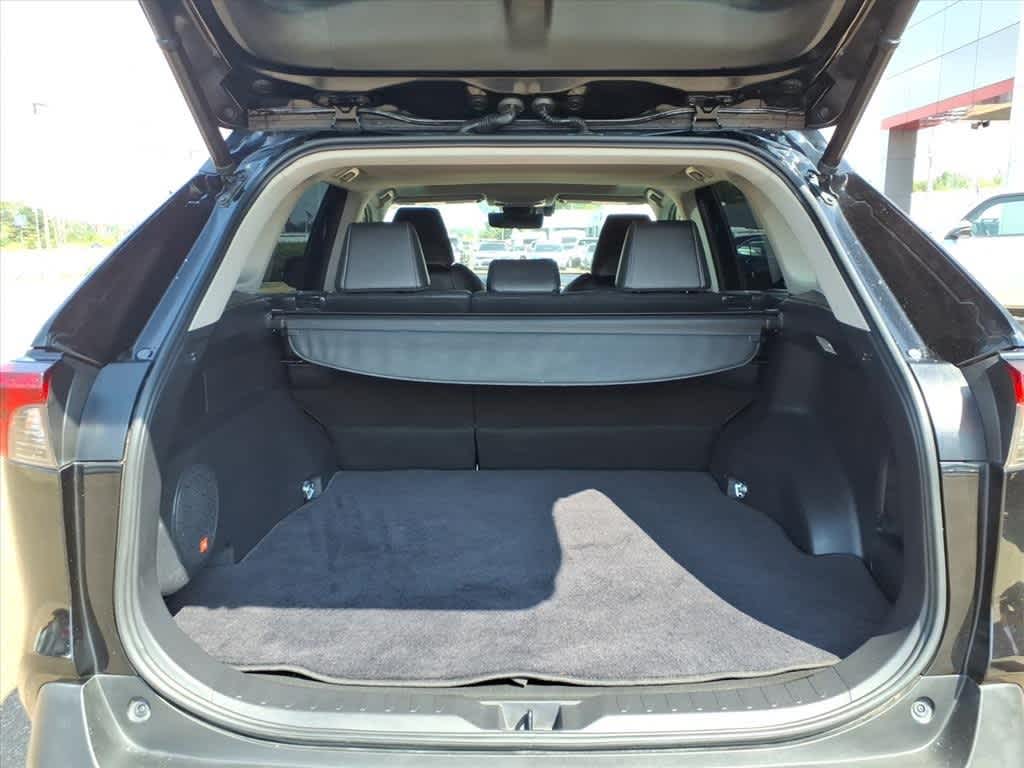 Thumbnail: 2021 Toyota RAV4 - 8