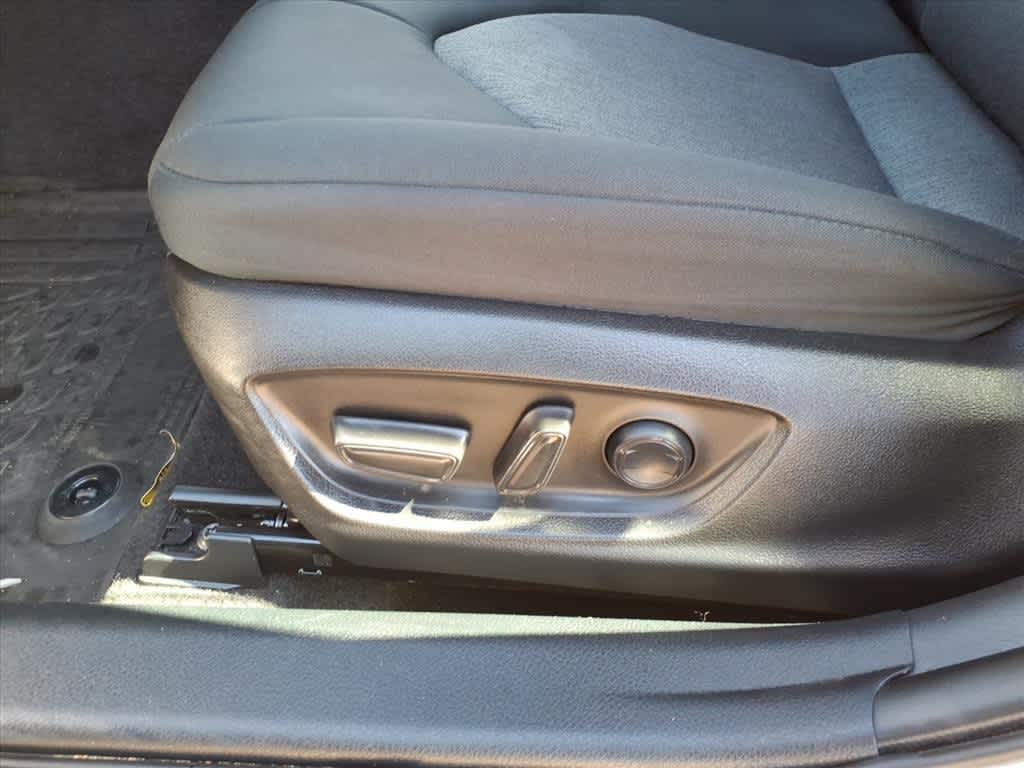 Thumbnail: 2019 Toyota Camry - 11